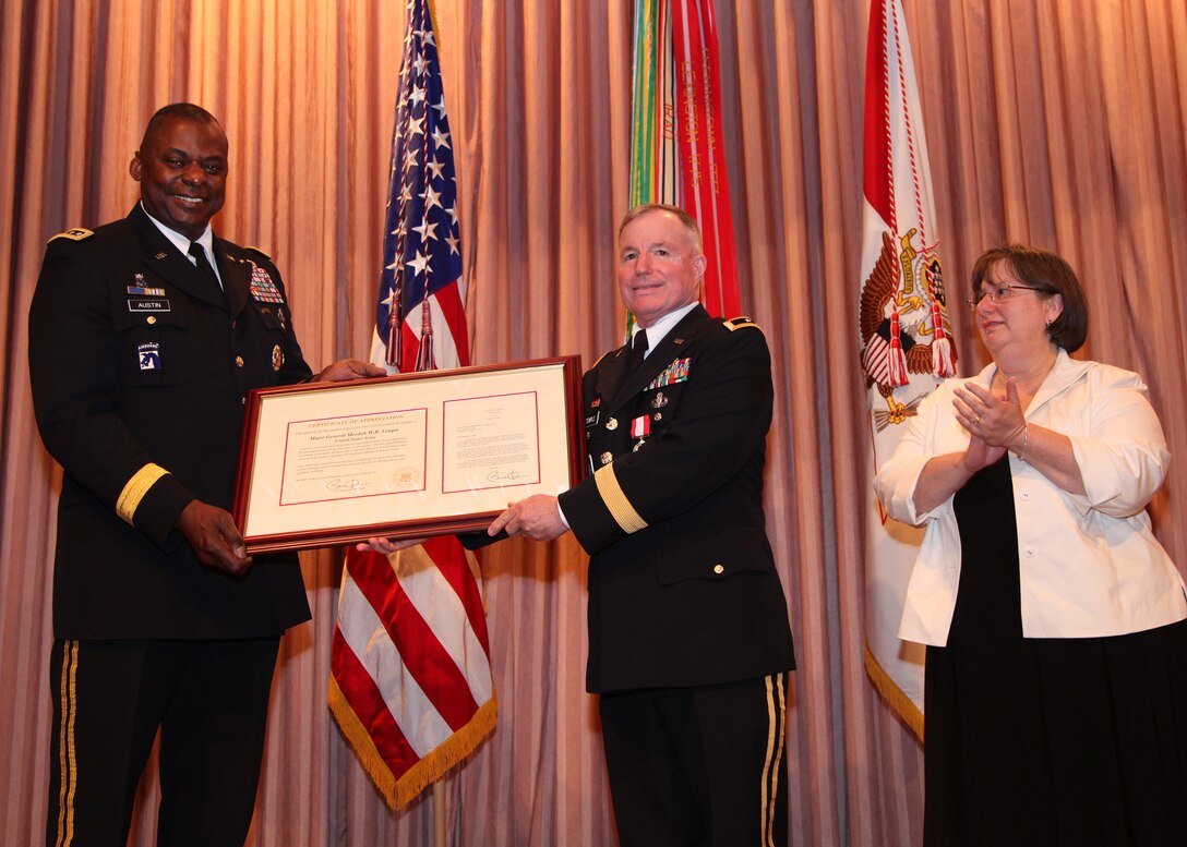 Maj. Gen. Merdith W.B. (Bo) Temple, former USACE deputy commanding general, was honored for his service to USACE and the nation during a retirement ceremony at headquarters on June 11. Army Vice Chief of Staff Gen. Lloyd J. Austin III hosted the ceremony.