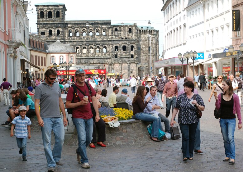 Trier hosts 32nd annual Altstadtfest > Spangdahlem Air Base > Display