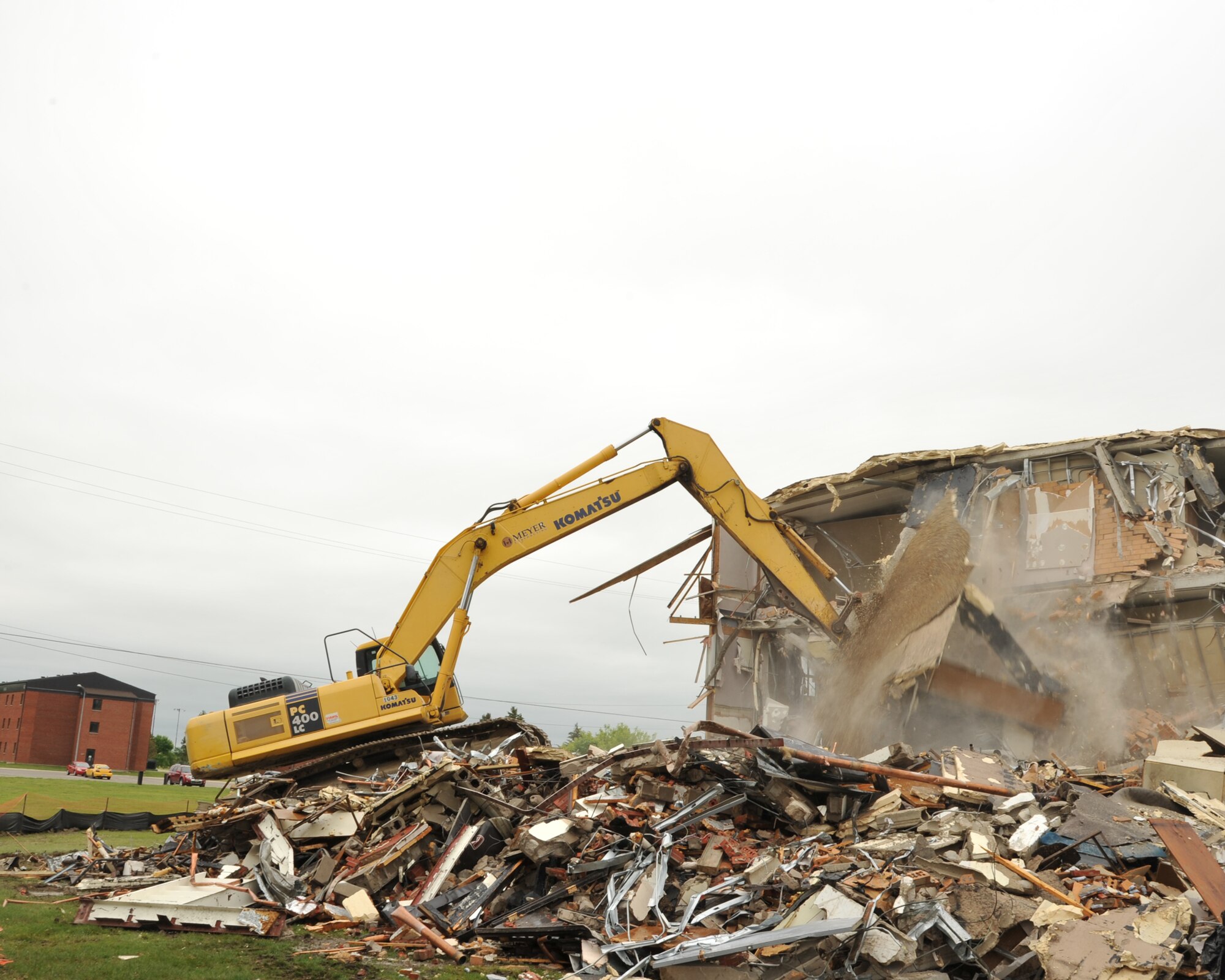 Teardown makes way for new dorm > Minot Air Force Base > Article Display
