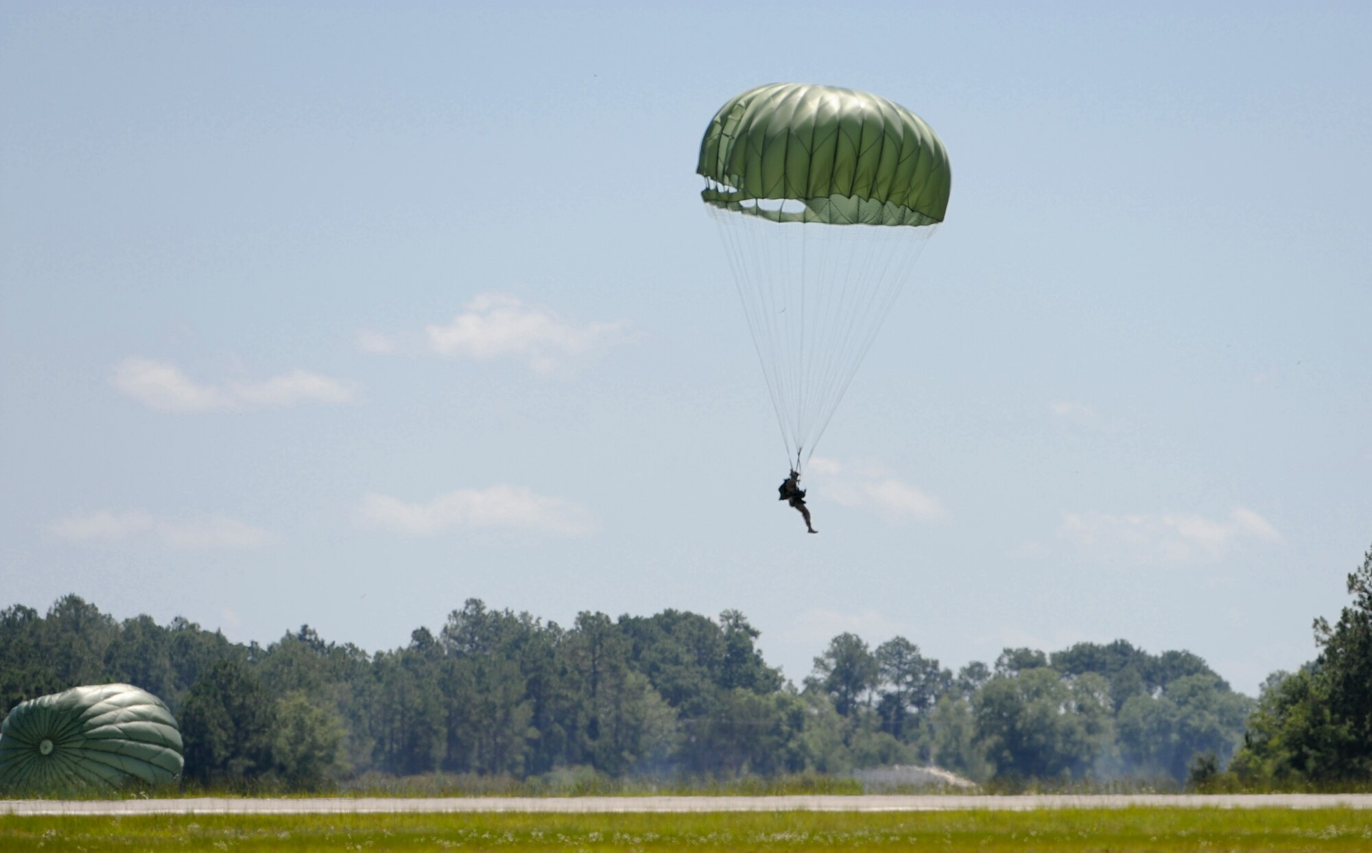 824th BDS Airman earns jumpmaster star > Air Combat Command