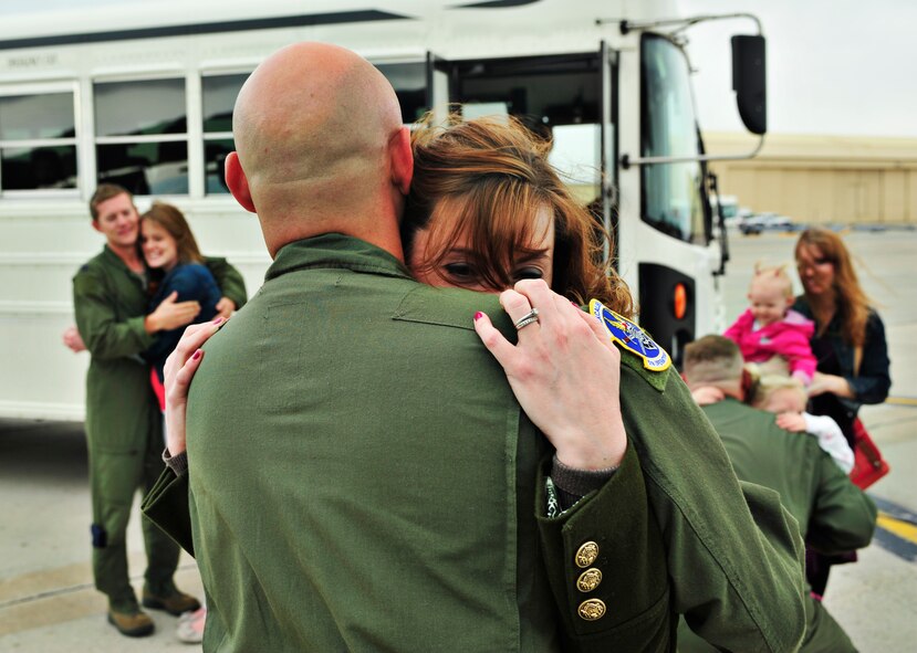 Team Minot welcomes deployment returnees. (U.S. Air Force photo/Senior Airman Desiree W. Esposito)