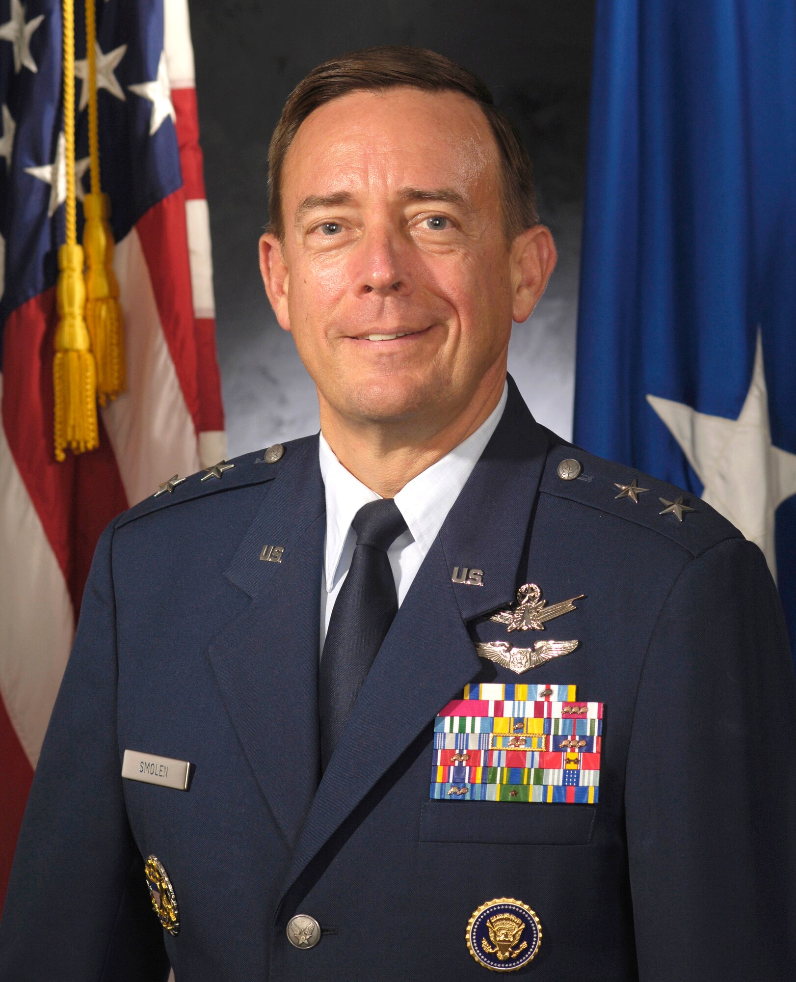 Maj. Gen. (Ret.) Robert L. Smolen served as the second Air Force District of Washington commander April 2006 through June 2007. At the time the Headquarters AFDW was physically located at Bolling Air Force Base, D.C. He relinquished command to Maj. Gen. Frank Gorenc in June 2007. 