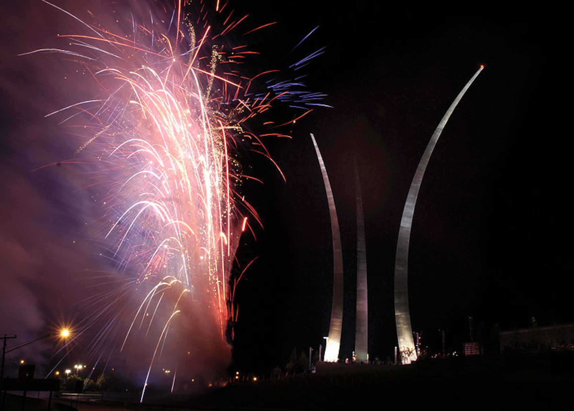 ARLINGTON, Va.--Fireworks light up the U.S. Air Force Memorial at Arlington, Va., Oct. 13, 2006. The eve of its official dedication ceremony. (U.S. Air Force photo by Senior Airman Desiree L. Andrejcik.)