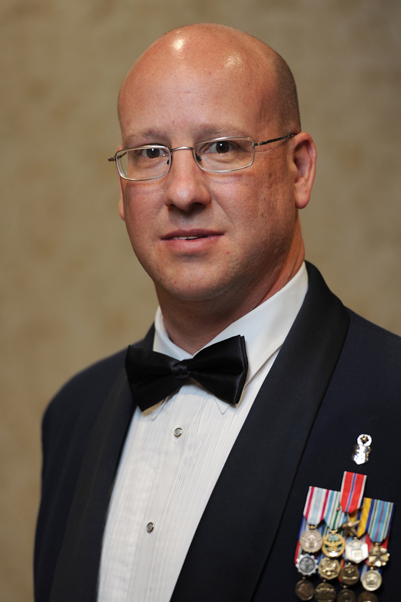 Master Sgt. Shane La Caillade represented Missouri during a White House dinner honoring Iraq war veterans.  He had deployments to Kirkush, Tallil, Iraq, as well as to Qatar.