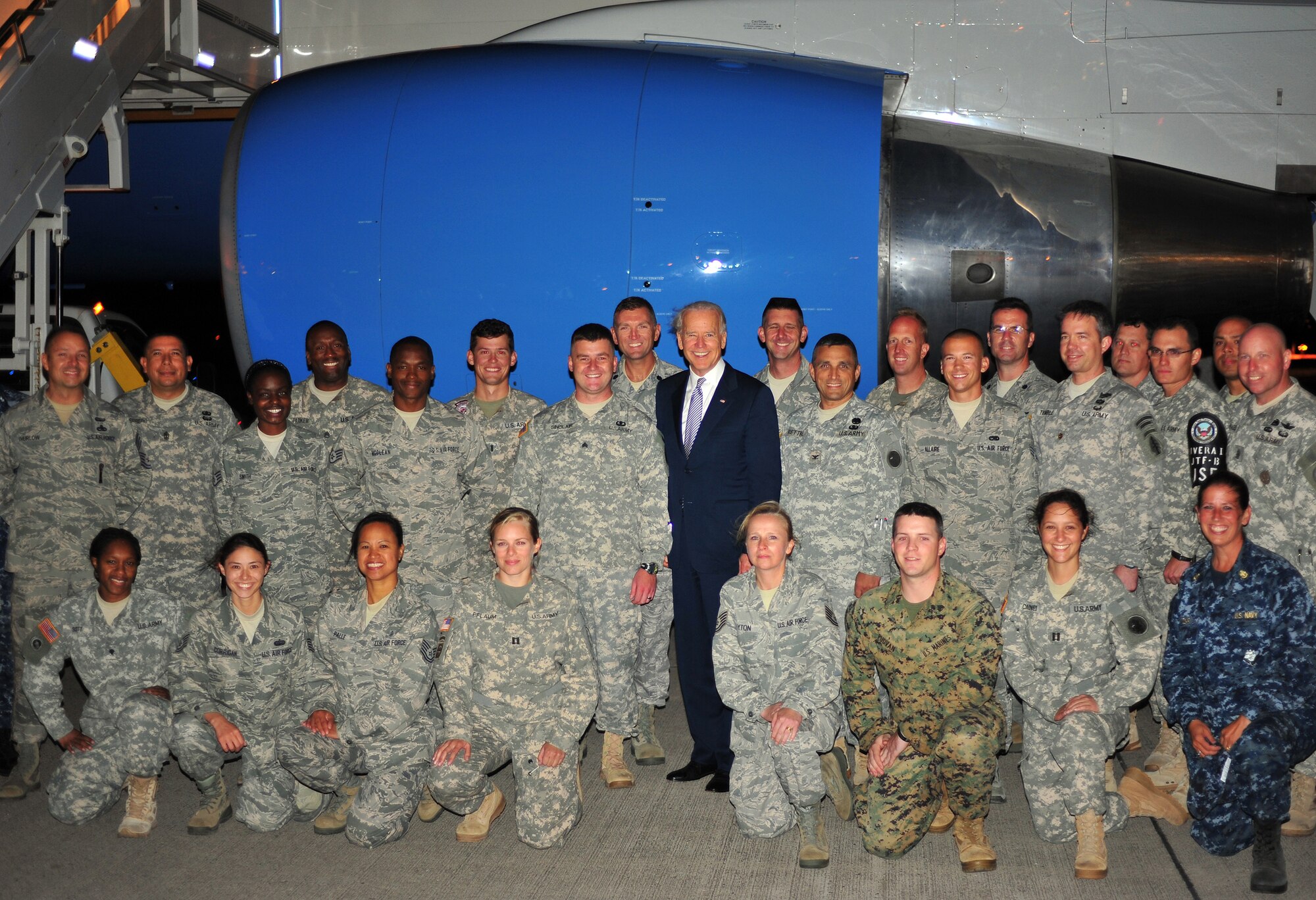 SOTO CANO AIR BASE, Honduras -- Vice President Joe Biden thanks Joint Task Force-Bravo members for their service before leaving Honduras after his bilateral meeting with President Lobo in Tegucigalpa Mar. 6. JTF-Bravo is comprised of more than 600 U.S. military personnel and more than 650 U.S. and Honduran civilians who conduct and support joint operations, actions and activities throughout the joint operations area maintaining a forward presence in order to enhance regional security, stability and cooperation. (U.S. Air Force photo/Staff Sgt. Bryan Franks)
