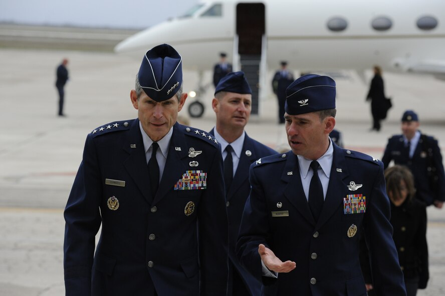 LAUGHLIN AIR FORCE BASE, Texas— Air Force Chief of Staff Gen. Norton Schwartz is welcomed to Laughlin March 9 by 47th Flying Training Wing Commander Col. Tom Murphy. Schwartz was a keynote speaker at the graduation of Specialized Undergraduate Pilot Training Class 12-06, where 23 new pilots were awarded silver wings (U.S. Air Force photo/ Airman 1st Class Nathan L. Maysonet) 