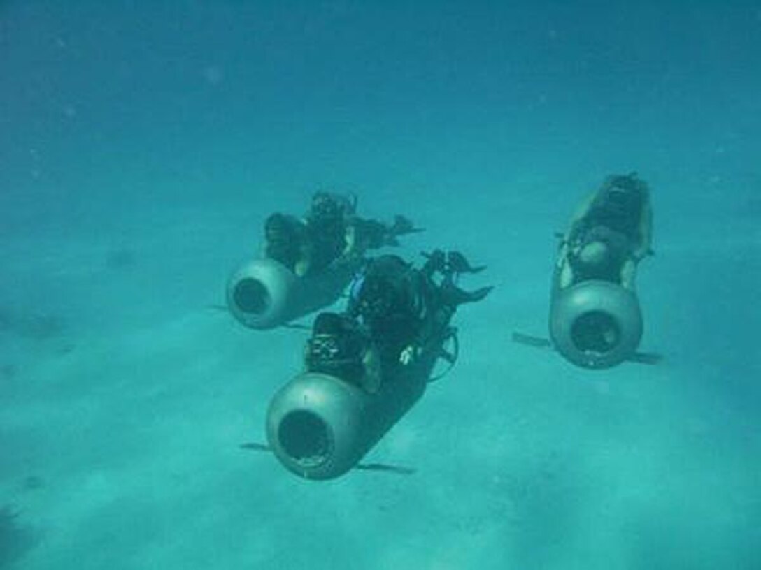 1st MSOB Marines conducting underwater training.