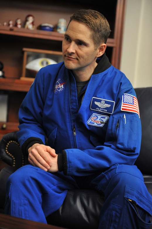 Lt Benjamin Paradise Nasa Nasa Astronaut Speaks At National Prayer Luncheon Mountain Home