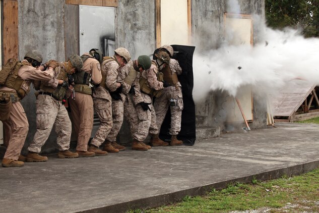 Marines Open Doors During Breach Training Marine Corps Installations