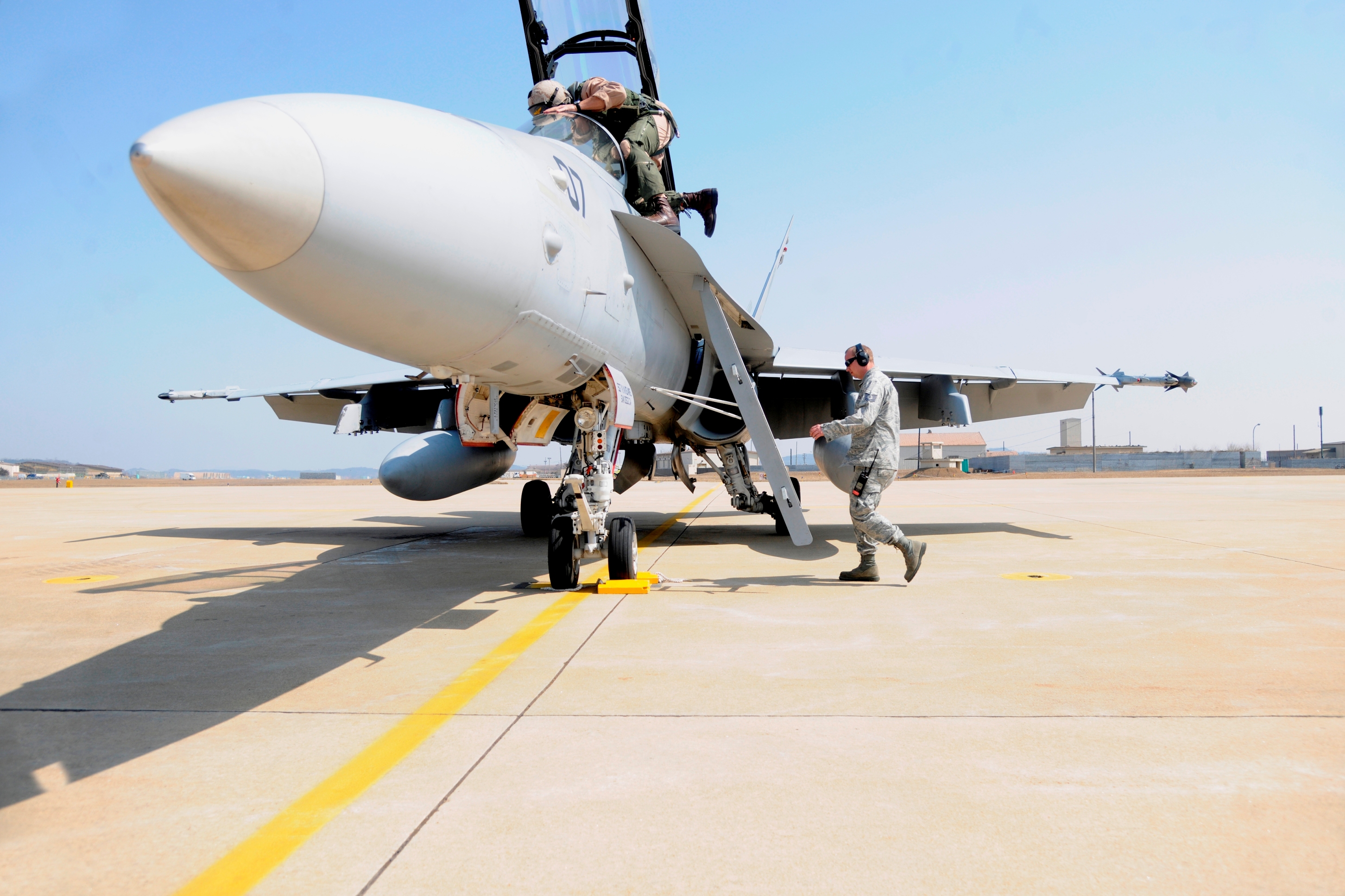 Wolf Pack, Green Knights take the fight to flight > Kunsan