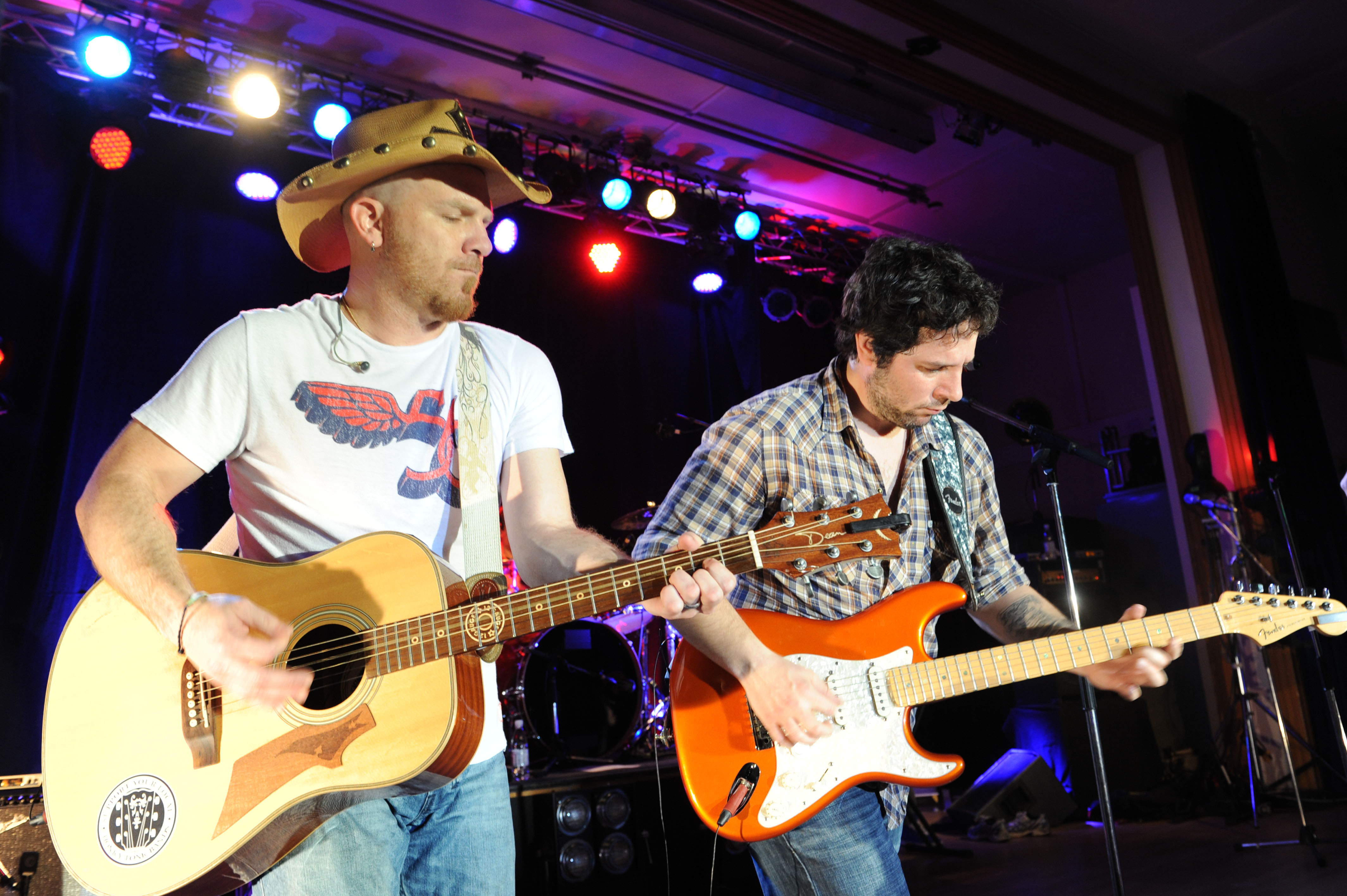 LoCash Cowboys entertain audience > Spangdahlem Air Base > Article Display