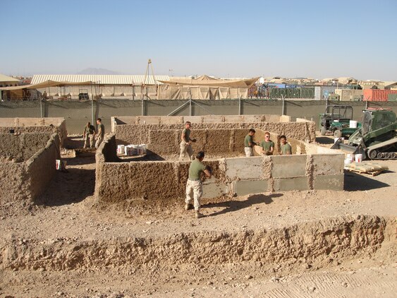 Support Marines Sailors Help Explosive Ordnance Disposal Company 