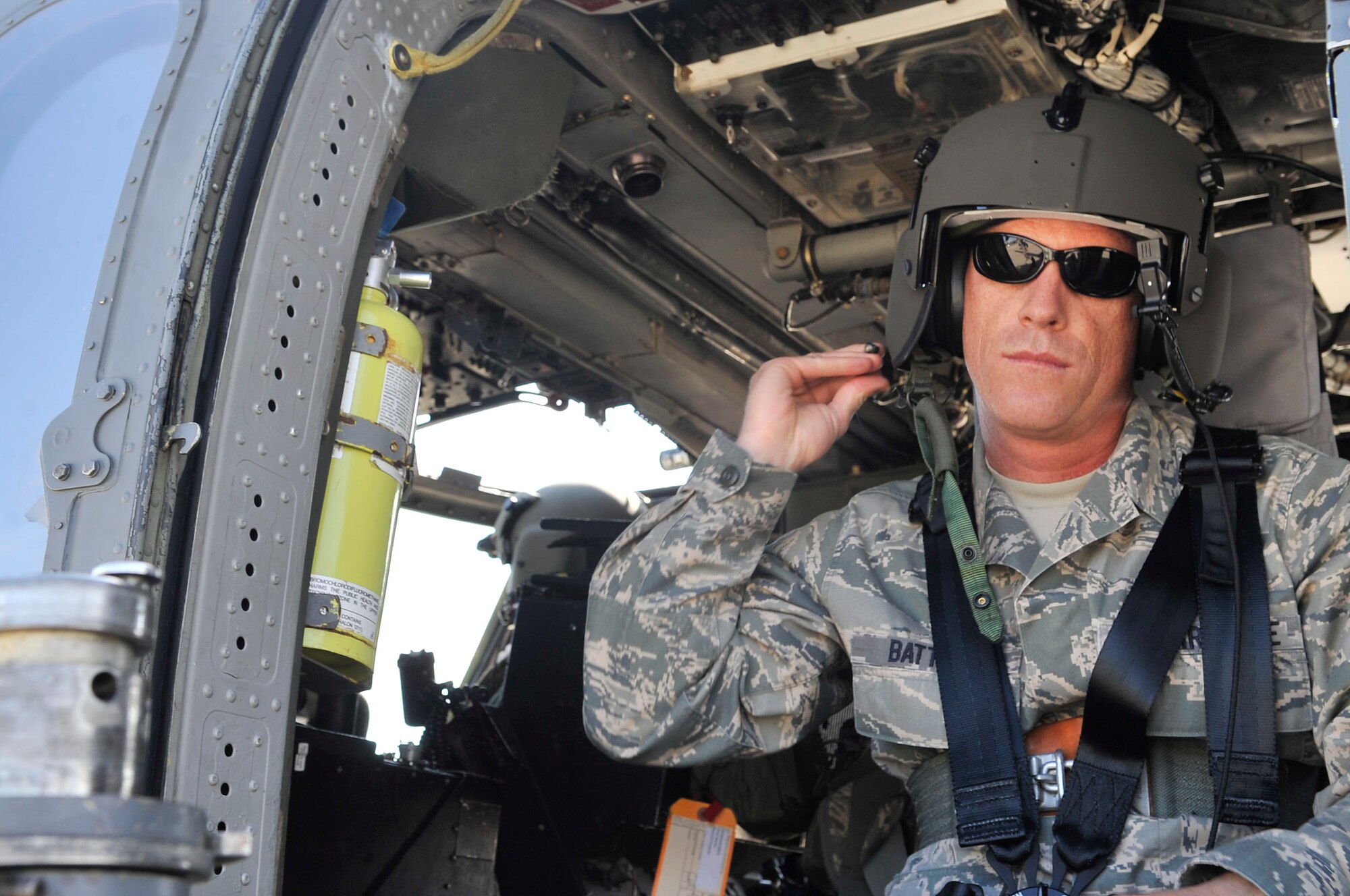 U.S. Air Force Command Chief Master Sgt. Frank Batten prepares to depart to Moody Air Force Base from Shaw Air Force Base, S.C., March 22, 2012. Batten was at Shaw Air Force Base for the 2011 Outstanding Professionalsof the Year ceremony. (U.S. Air Force photo by Airman Nicole Sikorski/Released)