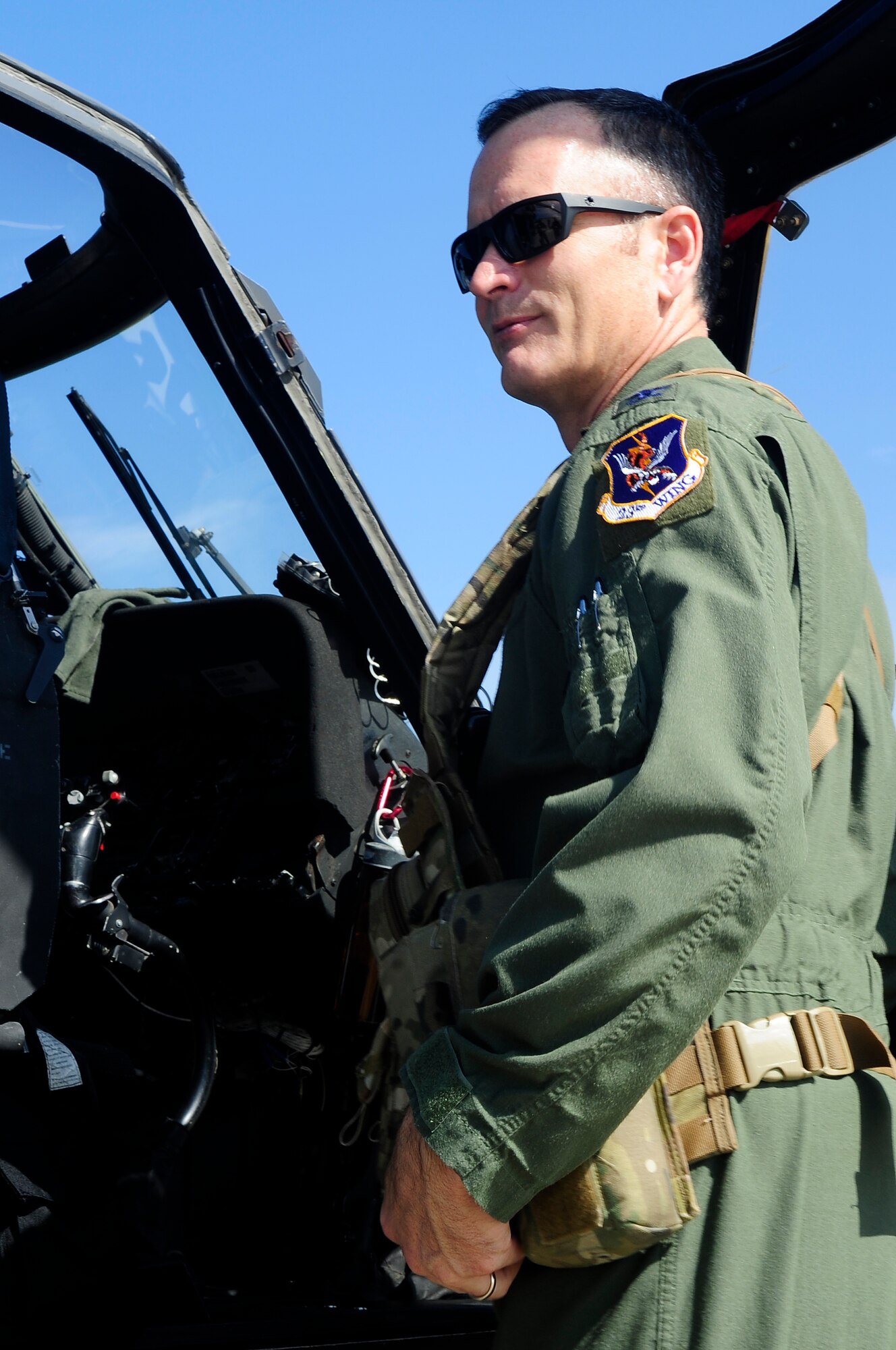 U.S. Air Force Col. Billy Thompson, 23rd Wing Commander, prepares to depart from Shaw Air Force Base, S.C., March 22, 2012. Thompson was returning to Moody Air Force Base after attending the 2011 Outstanding Professionals of the Year ceremony. (U.S. Air Force photo by Airman 1st Class Hunter Brady/Released)