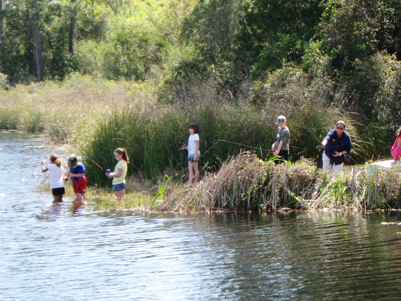 Tyndall Youth Center hosts Marine Discovery Camp > Tyndall Air Force