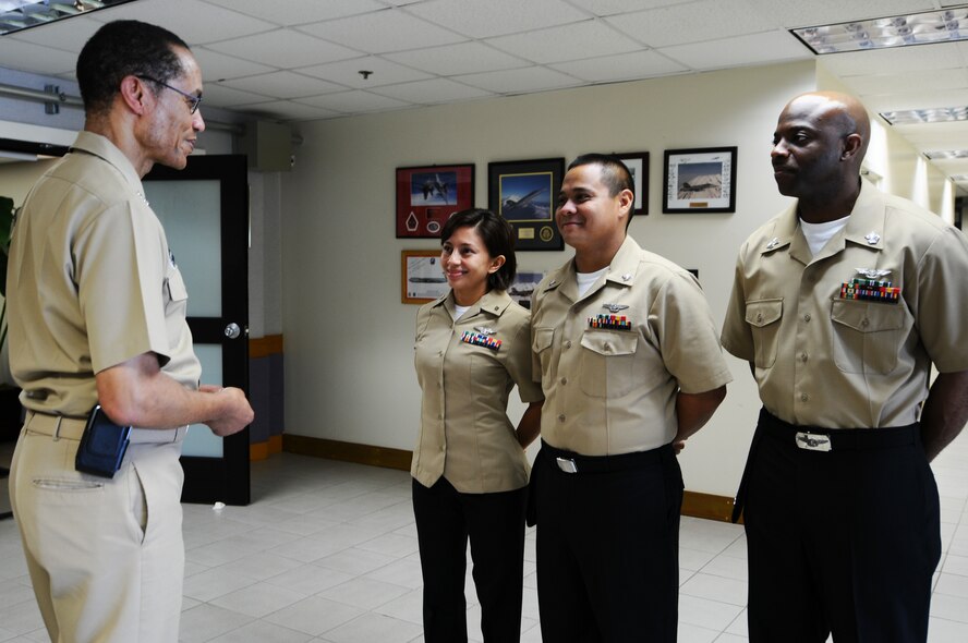 ANDERSEN AIR FORCE BASE, Guam- Adm. Cecil Haney, U.S. Pacific Fleet
commander, lands at Andersen after an island tour, March 23. Admiral Haney
is visiting Guam to meet the Sailors and Airmen of the Joint Region
Marianas.(U.S. Air Force photo/ Senior Airman Carlin Leslie)
