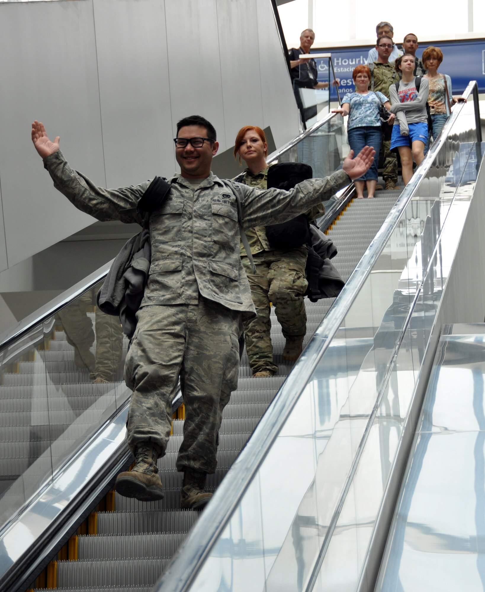 TRAVIS AIR FORCE BASE, Calif. -- The 349th Air Mobility Wing welcomes home Aerial Porters, Mar. 22. (U.S. Air Force photo / Airman 1st Class Madelyn M. Ottem)