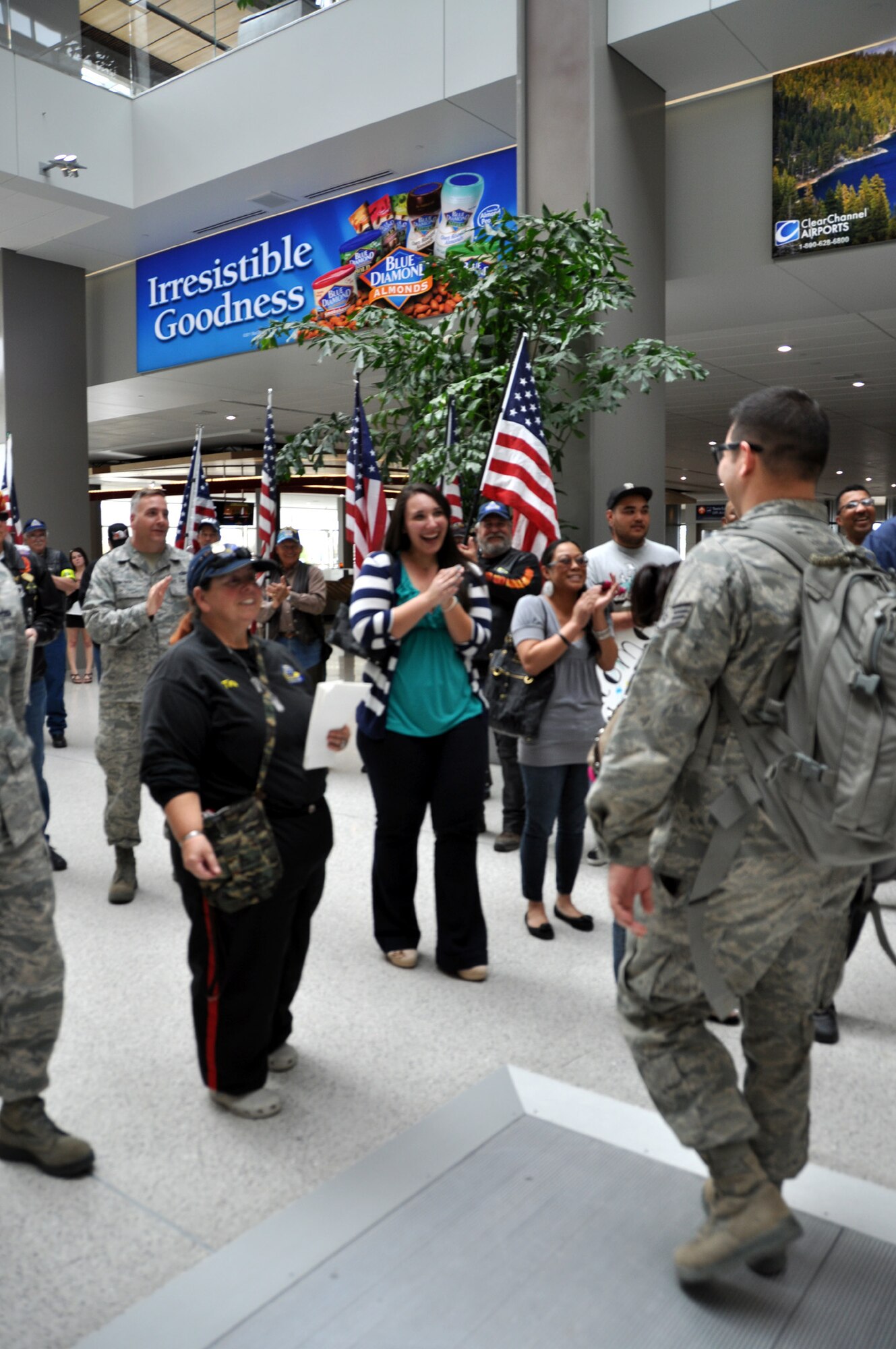 TRAVIS AIR FORCE BASE, Calif. -- The 349th Air Mobility Wing welcomes home Aerial Porters, Mar. 22. (U.S. Air Force photo / Airman 1st Class Madelyn M. Ottem)