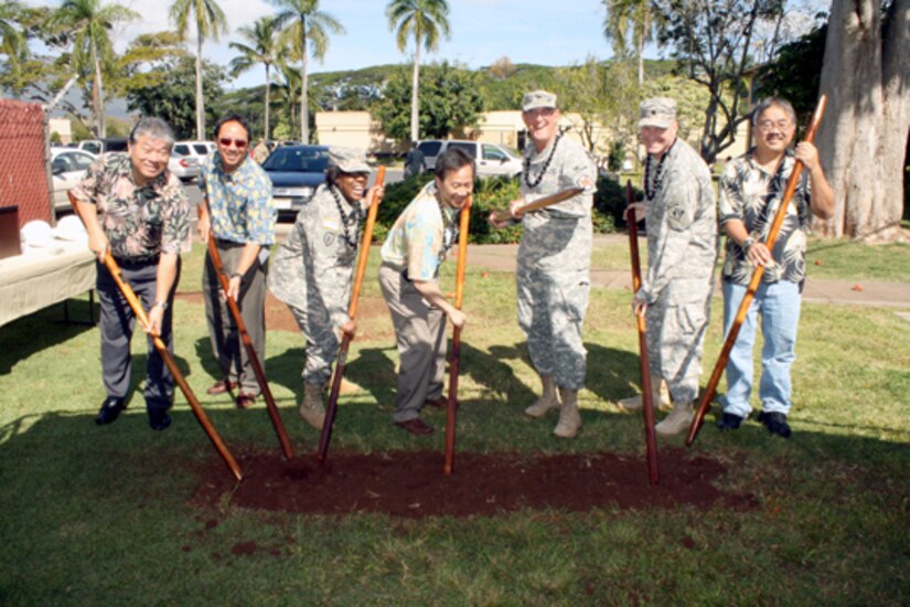 Army Corps, Army Garrison Break Ground on New Schofield Barracks