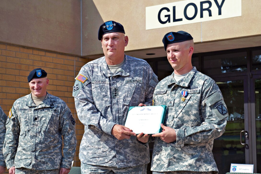 Army Chief Of Staff Gen. Raymond T. Odierno Presents The Slver Star 