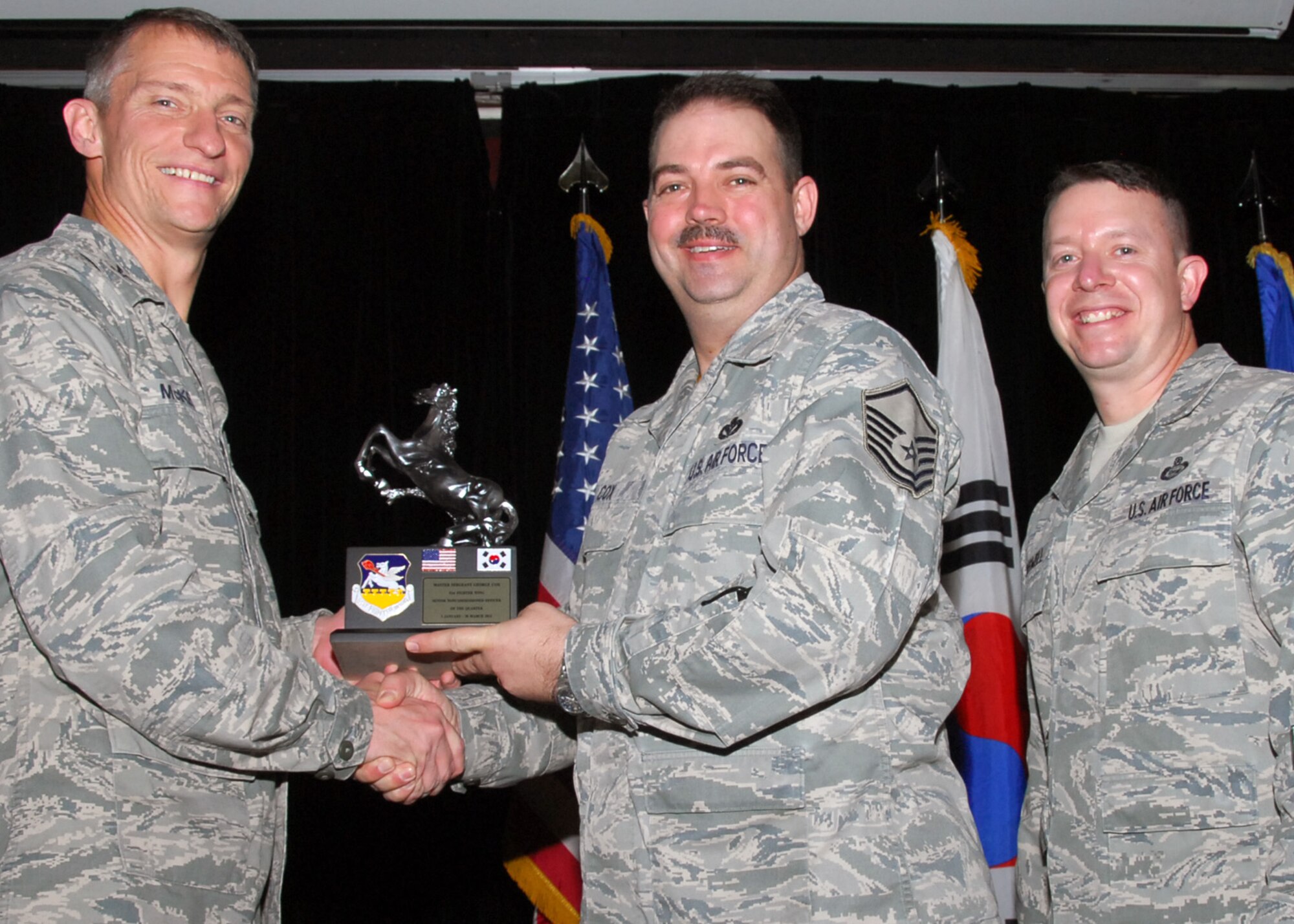 Master Sgt. Geroge Cox, Senior NCO of the Quarter. (U.S. Air Force photo/Mr. Song, Kyong Hwan)