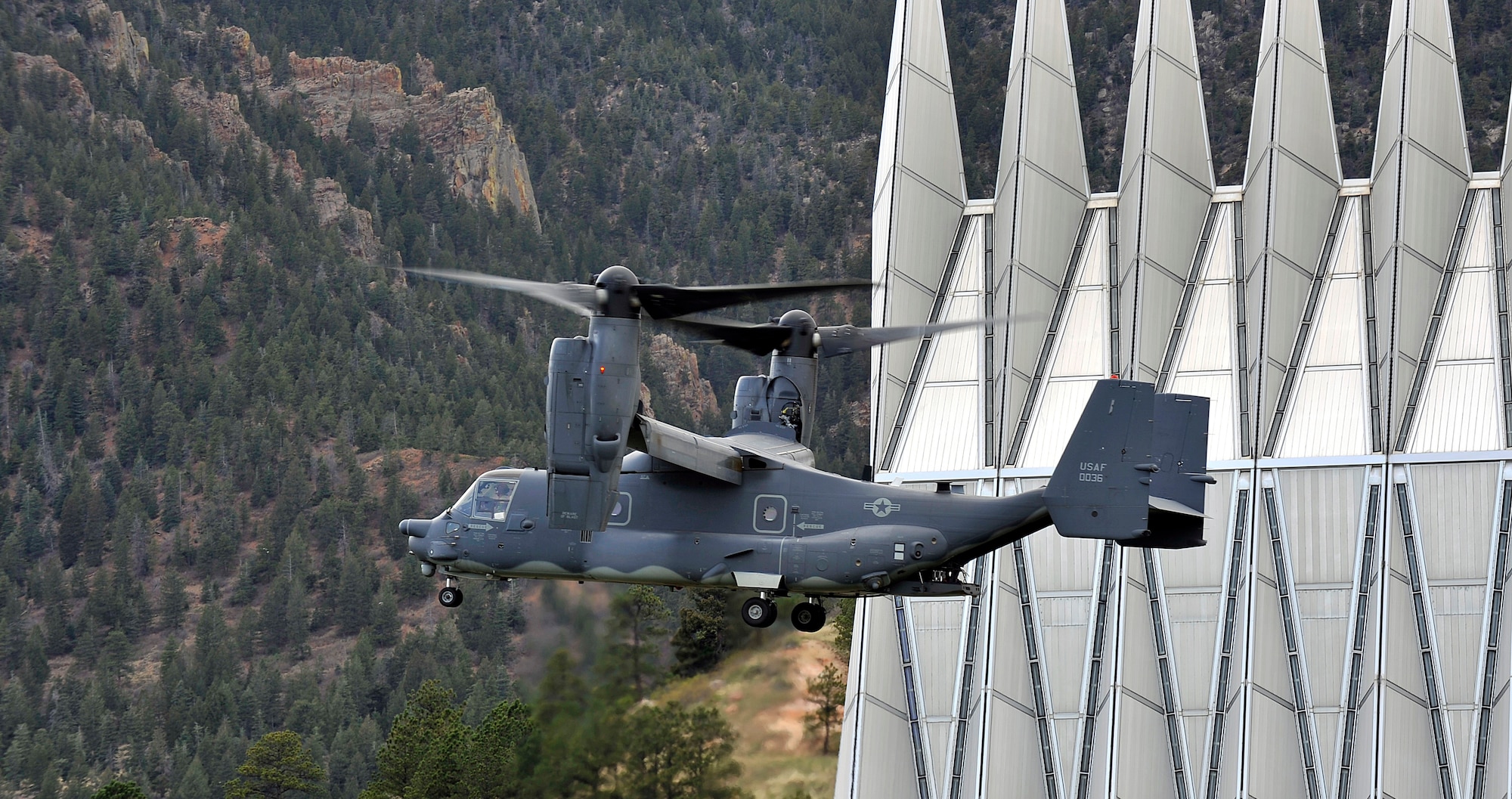 A CV-22 Osprey with the 20th Special Operations Squadron at Cannon Air Force Base, N.M., descends on the Air Force Academy Cadet Area during the Academy's Polaris Warrior event April 28, 2012. Polaris Warrior combined several military training challenges designed to reinforce skills that cadets may need in the field. (U.S. Air Force photo/Raymond McCoy)