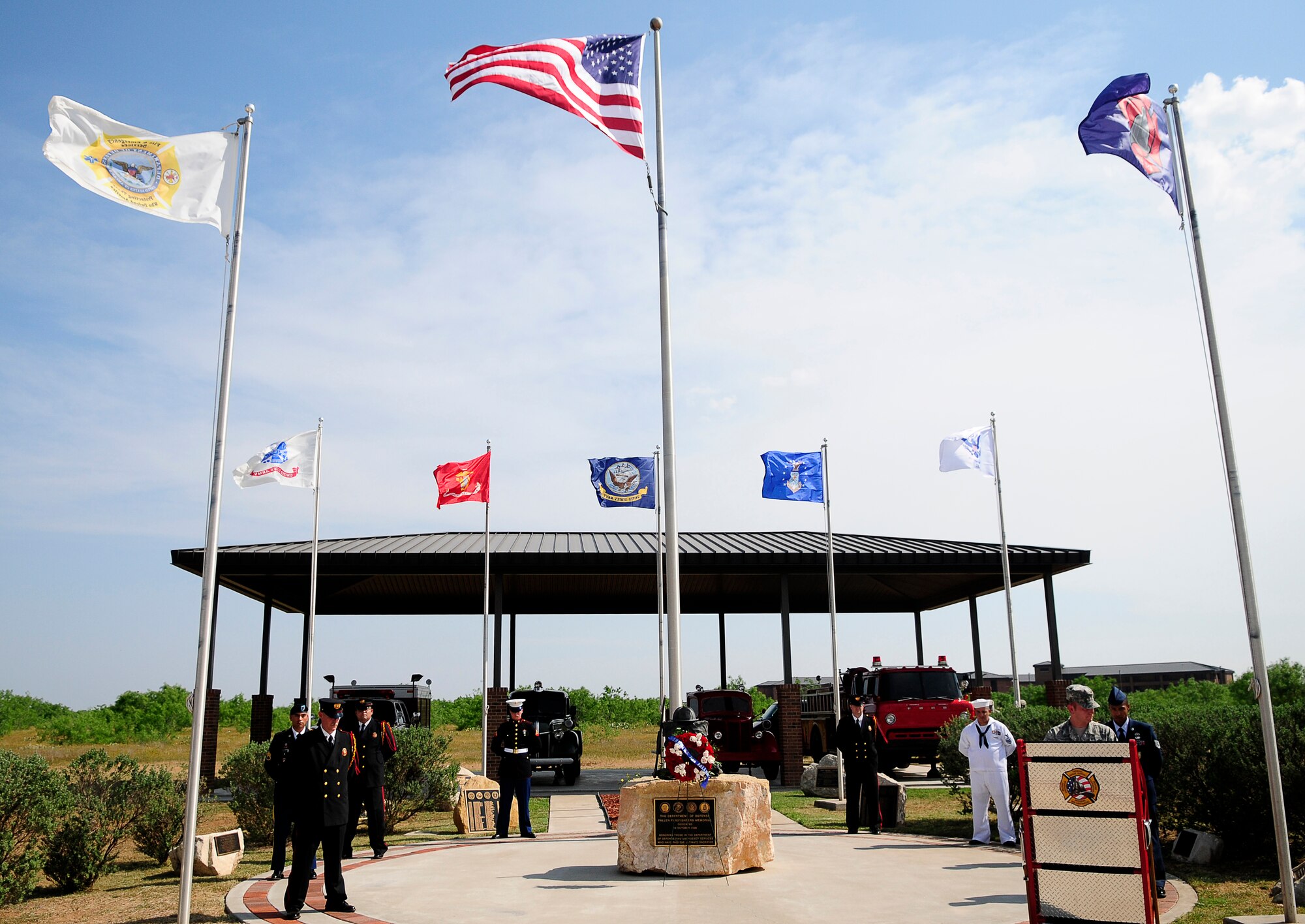 GOODFELLOW AIR FORCE BASE, Texas – A moment of silence is held in honor of fallen firefighters.  The annual DOD Fallen Firefighter Memorial Ceremony was held on May 4. (U.S. Air Force photo/SSgt Austin Knox)   