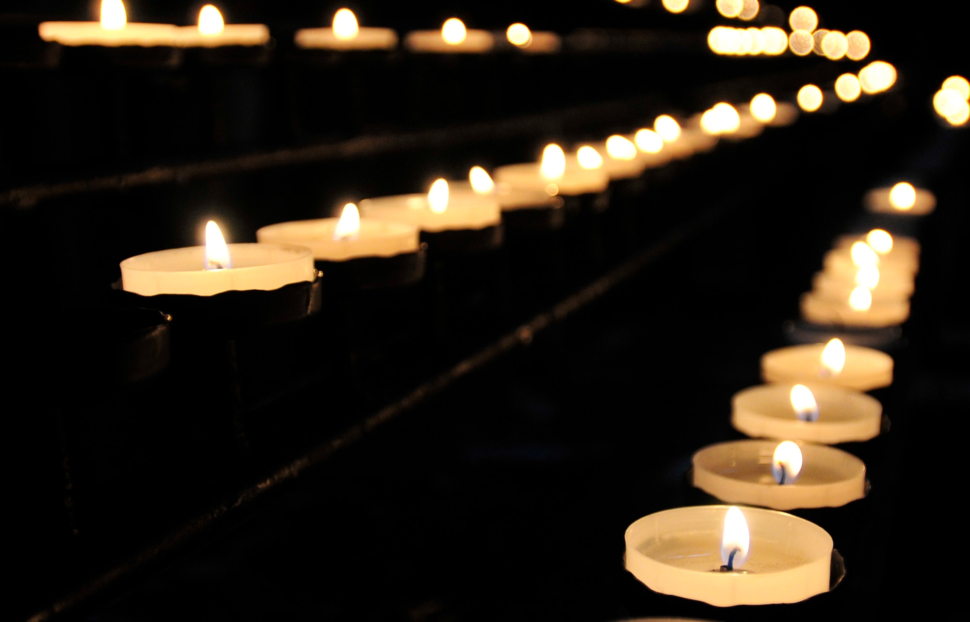 LONDON, England – Candles have been lit in preparation for a service to commemorate the life of Florence Nightingale at Westminster Abbey in London May 9, 2012. More than 40 Airmen and civilians from the 48th Medical Group participated in the service. The abbey was filled with approximately 3,000 people to include nurses, civilian and military, from all over the world. (U.S. Air Force photo by Senior Airman Tiffany M. Deuel) 