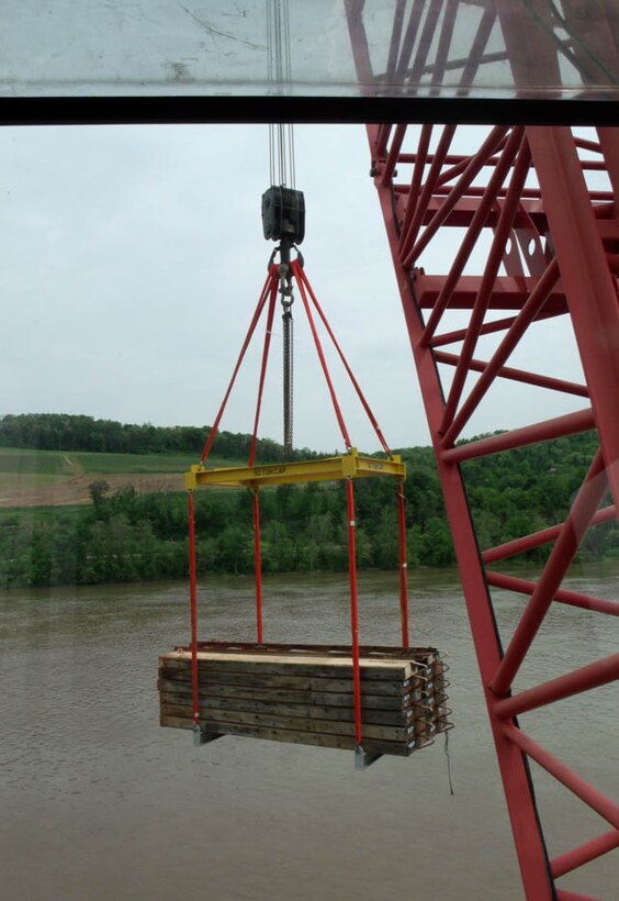 PENNSYLVANIA — Employees of the U.S. Army Corps of Engineers Pittsburgh District's Structural Design Section and Weld Shop at PEWARS designed and fabricated this lifting device for needle dams used during lock chamber dewaterings. The device consolidates 16 crane lifts into one and saves several hours of labor.