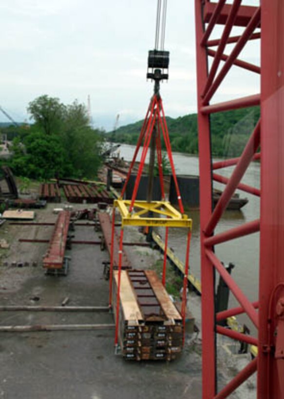 PENNSYLVANIA — Employees of the U.S. Army Corps of Engineers Pittsburgh District's Structural Design Section and Weld Shop at PEWARS designed and fabricated this lifting device for needle dams used during lock chamber dewaterings. The device consolidates 16 crane lifts into one and saves several hours of labor.