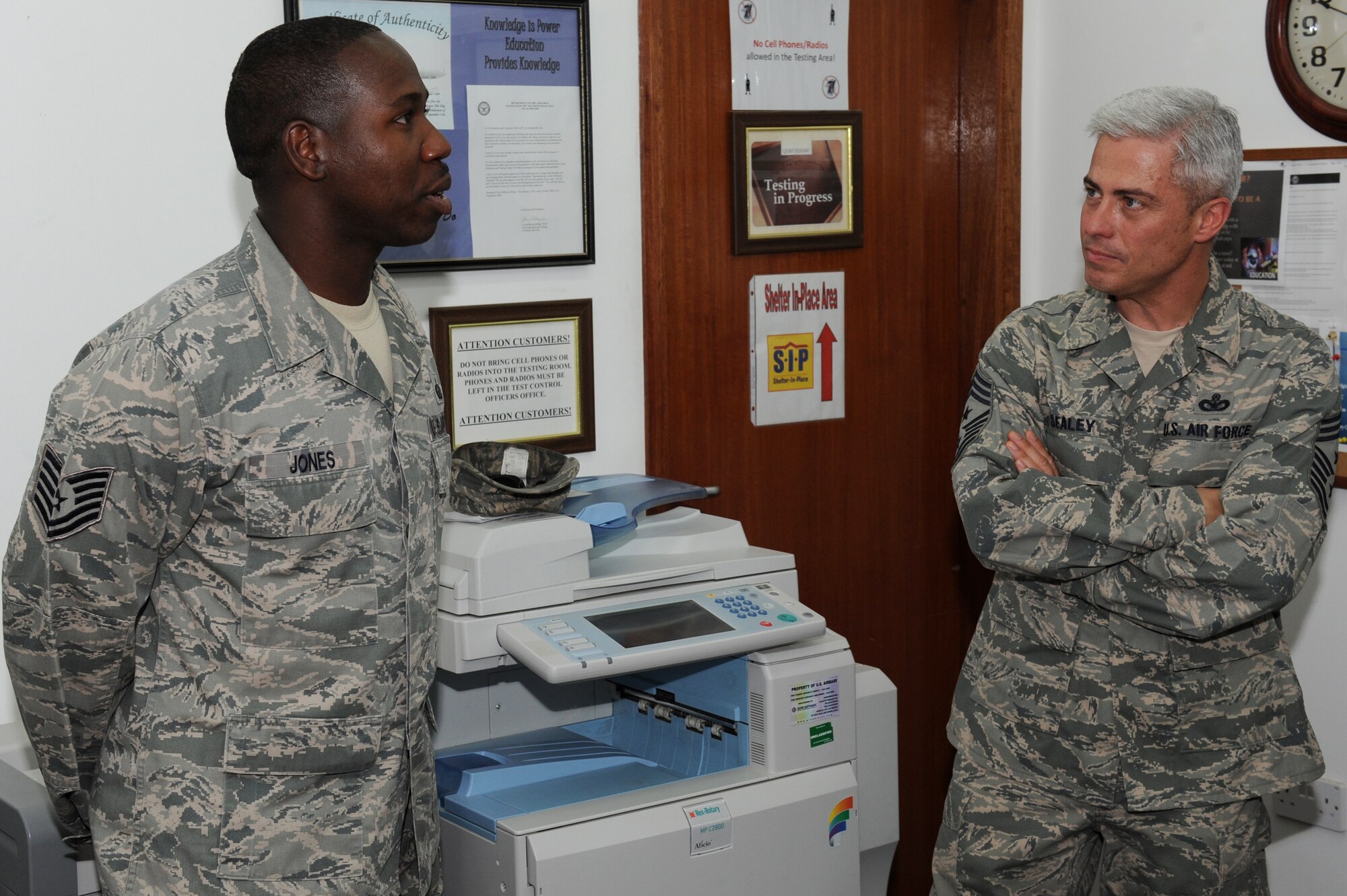 SOUTHWEST ASIA -- Tech. Sgt. Lawrence Jones, 380th Expeditionary Force Support Squadron, tells Chief Master Sgt. Robert Sealey about the education opportunities at the 380th Air Expeditionary Wing May 21, 2012. Sealey, the U.S. Air Forces Central command chief master sergeant, toured the wing and spoke with several groups of Airmen during his two-day visit. (U.S. Air Force photo/Master Sgt. Scott MacKay)
(U.S. Air Force Photo/ Master Sgt Scott MacKay)