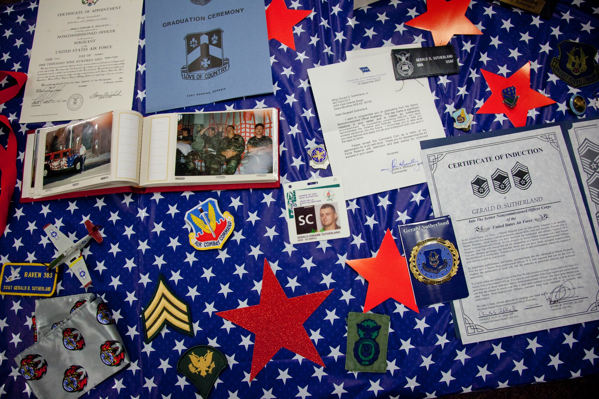 Senior Master Sgt. Gerald Sutherland retires after 27 years of military service.  His last post was Senior Recruiter for the 934th Airlift Wing at Minneapolis-St. Paul Air Reserve Station, Minn.  (U.S. Air Force Photo/Shannon McKay)