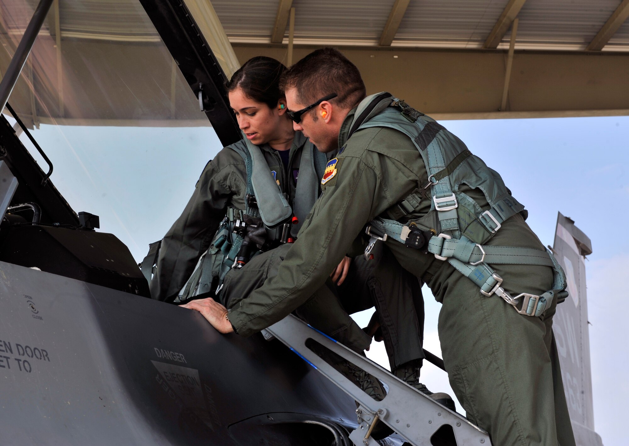 The 55th Fighter Squadron taxied about 28 spouses from the 55th FS and 20th Aircraft Maintenance Squadron, down the runway at Shaw Air Force Base, S.C, May 24, 2012. The 55th FS thanked the spouses for their continuing support with back to back deployments to Aviano, Libya and the Republic of Korea. The deployments played a major role during Operation Unified Protector. (U.S. Air Force photo by Senior Airmen Tabatha McCarthy/released)