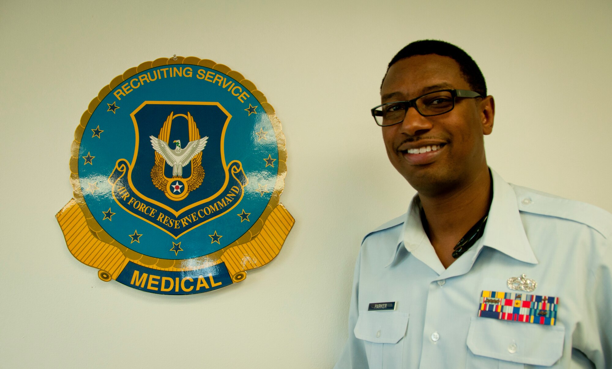 MACDILL AIR FORCE BASE, Fla. – Master Sgt. O’Shaman Parker, the health professions recruiter for the 927th Air Refueling Wing here, is looking for those who are capable of healing and serving.  The Air Force Reserve has a need for health professionals who want to serve their communities in their practices and their country in the Reserves.  (Official U.S. Air Force photo/Staff Sgt. Shawn Rhodes)