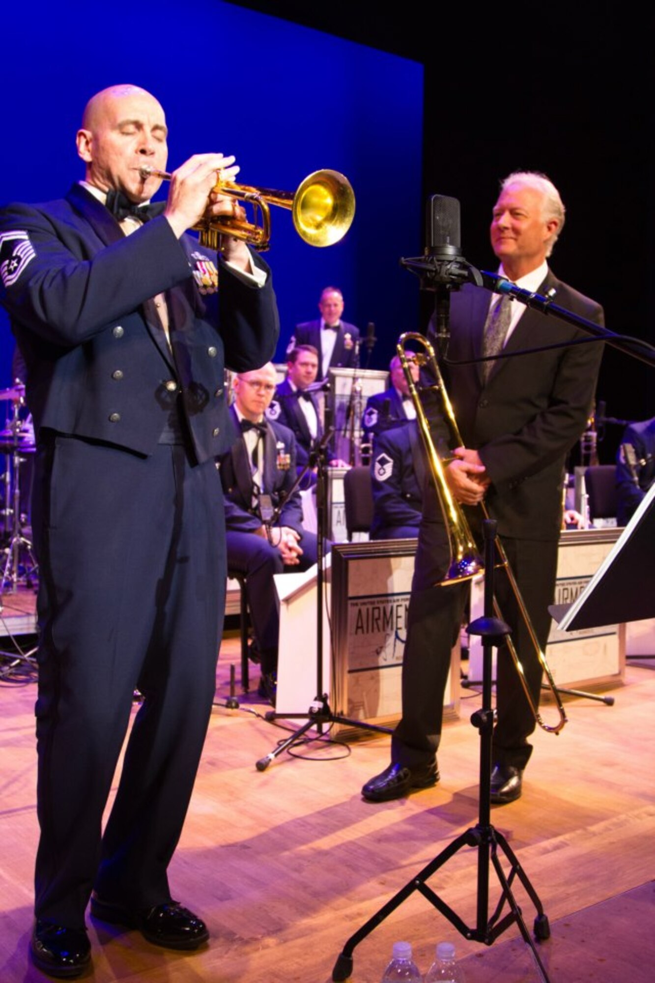 Senior Master Sgt. Tim Leahey solos as guest artist Andy Martin looks on
during the Oct. 26, 2012 Jazz Heritage Series concert (Photo by Rob Mesite)
