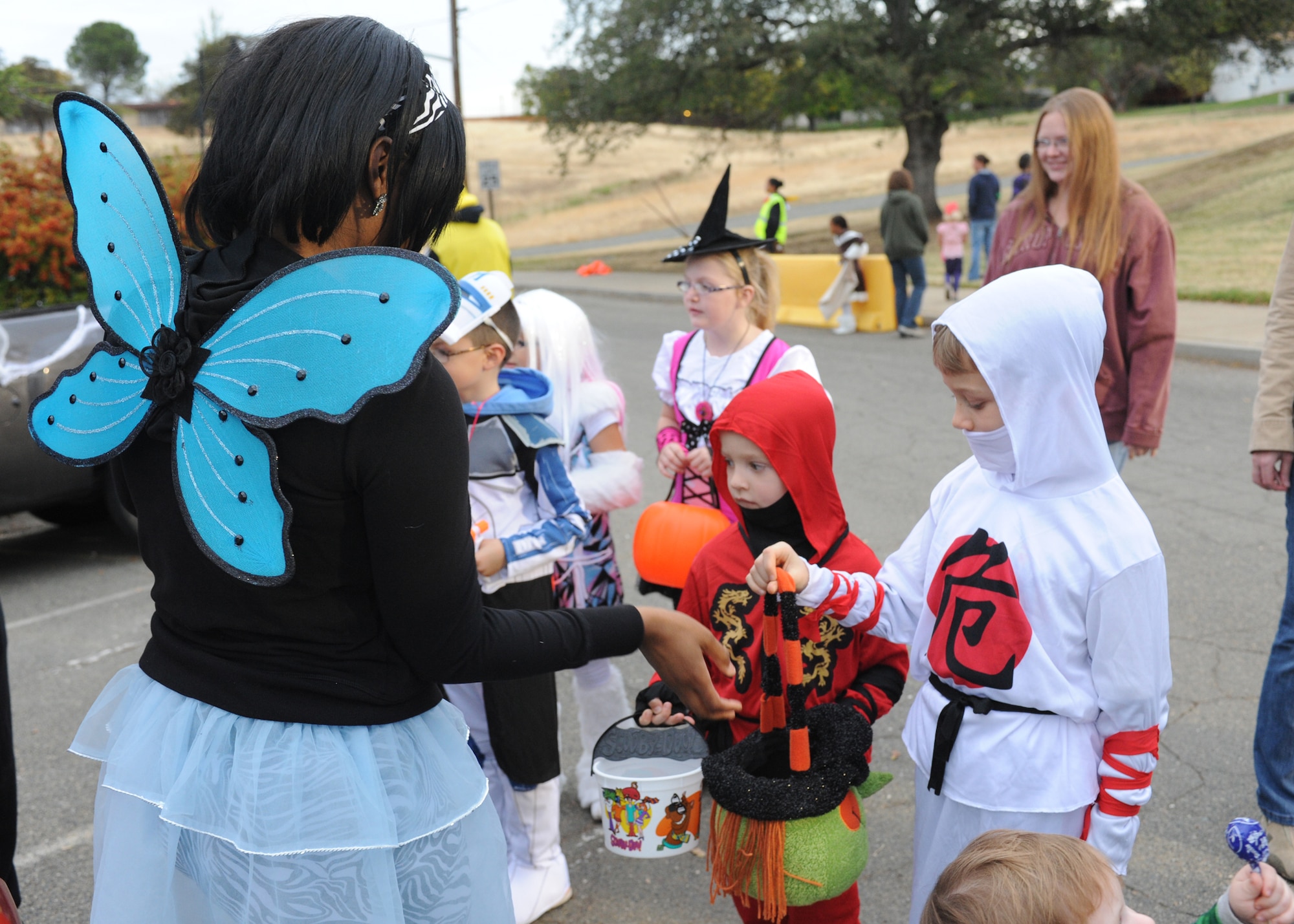 Team Beale hosts its annual Halloween Trunk or Treat at Ryden Park, Beale Air Force Base Calif., Oct. 31, 2012. Approximately 100 families participated in the event. (U.S. Air Force photo by 2nd Lt. Siobhan Bennett)