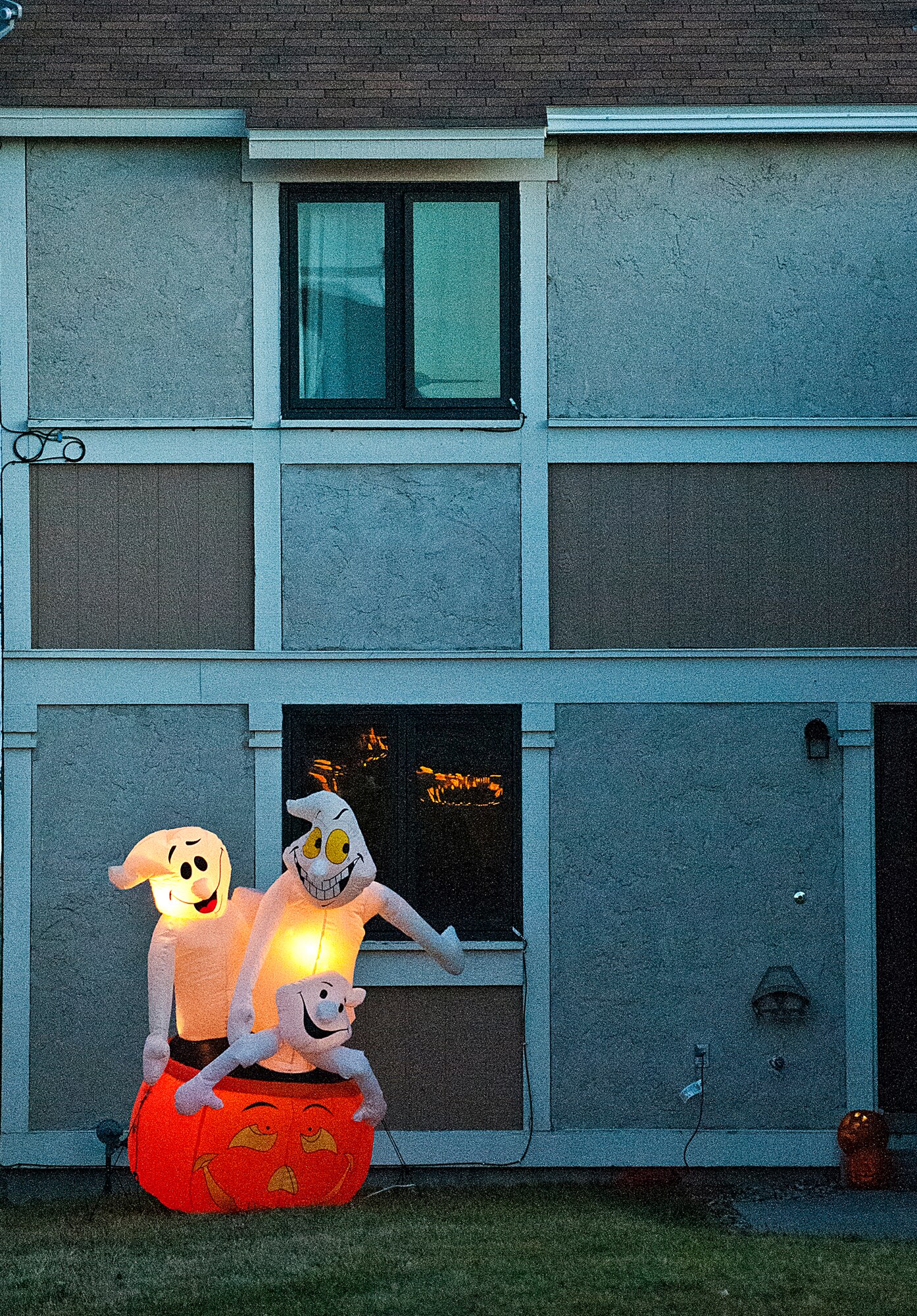 Halloween decorations adorn a lawn on Minuteman Drive in F.E. Warren housing on Oct. 31. (U.S. Air Force photo by R.J. Oriez)
