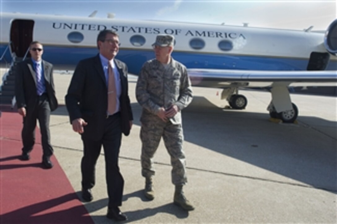Deputy Secretary of Defense Ashton B. Carter, center, walks with the Commander of U.S. Strategic Command Gen. C. Robert Kehler, U.S. Air Force, upon arriving at Offutt Air force Base, Neb., on Nov. 1, 2012.  