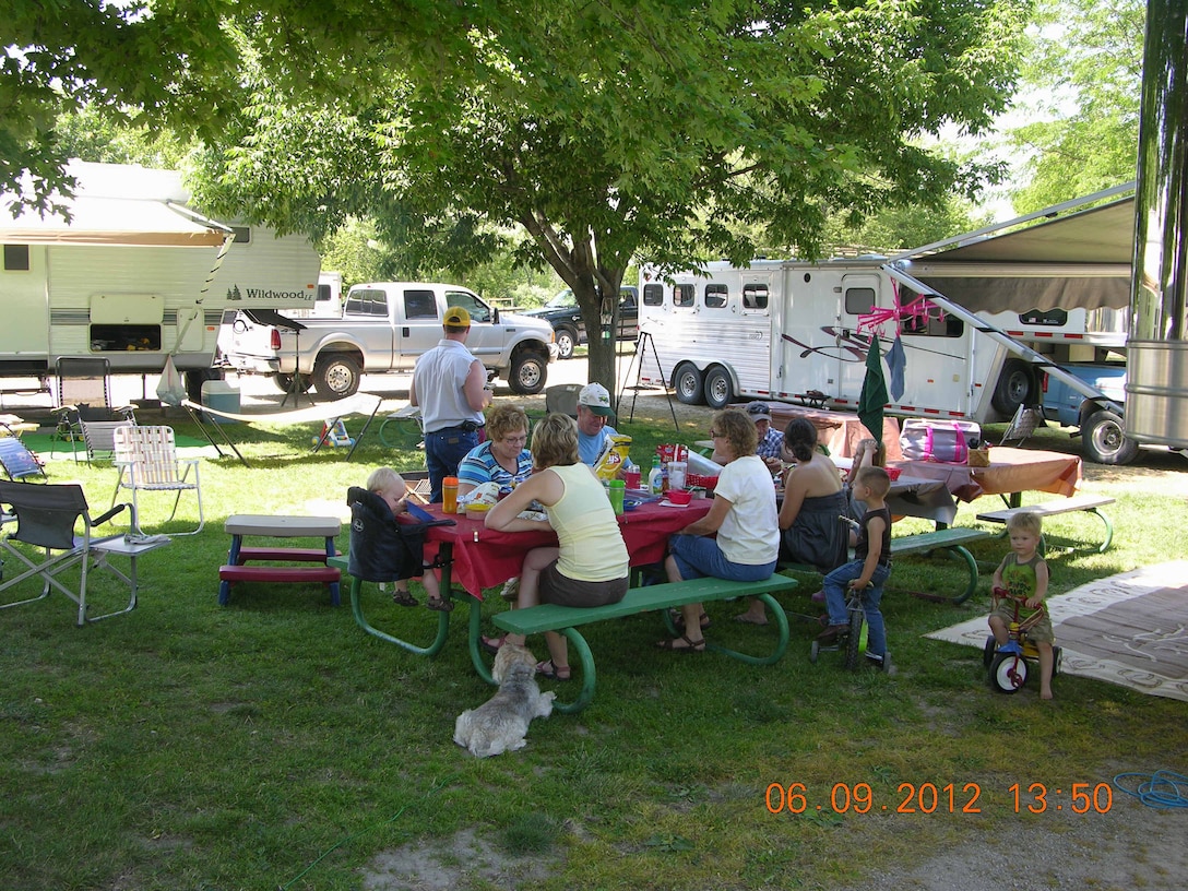 Campers at Elk Rock State Park