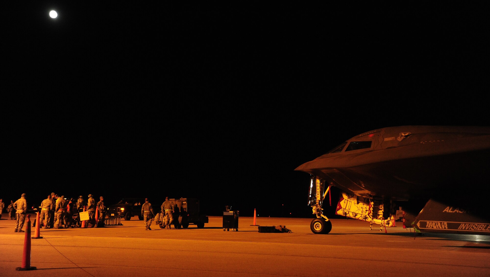 WHITEMAN AIR FORCE BASE, Mo. -- Airmen from the 509th Aircraft Maintenance Squadron coordinate recovery actions for a mock B-2 Spirit deployment Oct. 28. Maintainers adhere to a strict schedule of maintenance to keep Whiteman’s B-2 Spirits safe and operational. (U.S. Air Force photo/Senior Airman Nick Wilson) (Released)