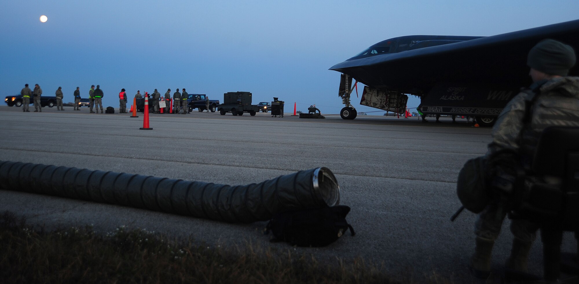 WHITEMAN AIR FORCE BASE, Mo. -- Airmen from the 509th Aircraft Maintenance Squadron coordinate recovery actions for a mock B-2 Spirit deployment Oct. 28. The 437th AMXS Aerospace technicians perform inspections and routine maintenance on aircraft to ensure they are ready for any mission. (U.S. Air Force photo/Senior Airman Nick Wilson) (Released)