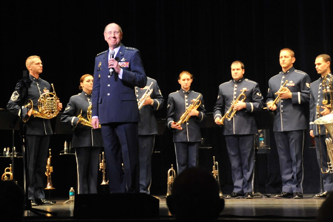 General C. Robert Kehler, Commander, U.S. Strategic Command, Offutt Air Force Base, Neb. addresses the audience at "A Salute to Veterans" with Brass in Blue.