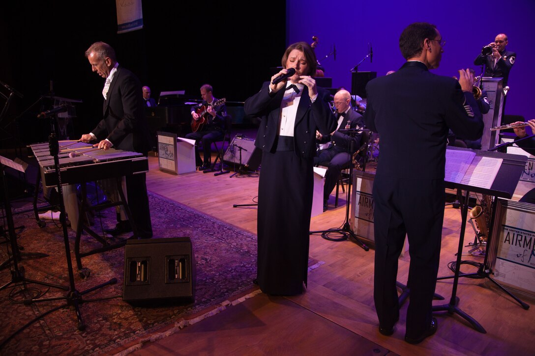 Master Sgt Paige Martin performs with guest artist Joe Locke during the Nov. 9, 2012 Jazz Heritage Series concert (Photo by Rob Mesite)