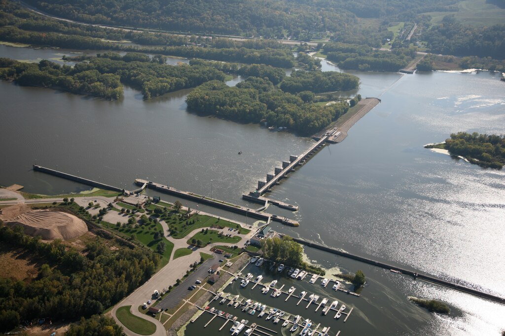 Lock and Dam 6, near Tremplealeau, Wis.
