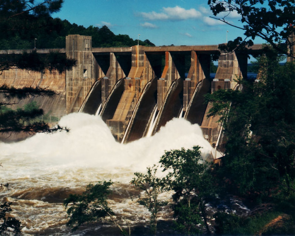 Nimrod Dam with water going through the spillway.