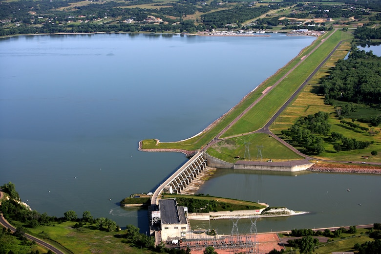 Aerial view of Gavins Point embankment, spillway and powerplant