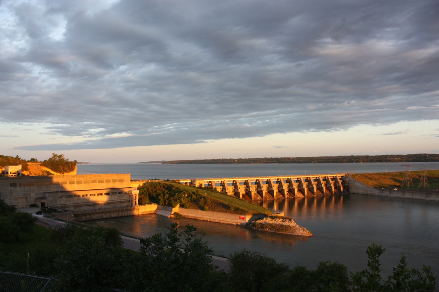 Morning sun on the Gavins Point Project powerplant and spillway