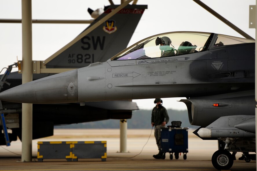 A U.S. Air Force F-16 Fighting Falcon pilot assigned to the 55th Fighter Squadron prepares to taxi before taking off to perform a routine sortie, Nov. 15, 2012, Shaw Air Force Base, S.C. Shaw AFB is home to more than 80 F-16s, making the 20th Fighter Wing the largest combat composite fighter wing in the Air Force. (U.S. Air Force photo by Staff Sgt. Kenny Holston/Released) 