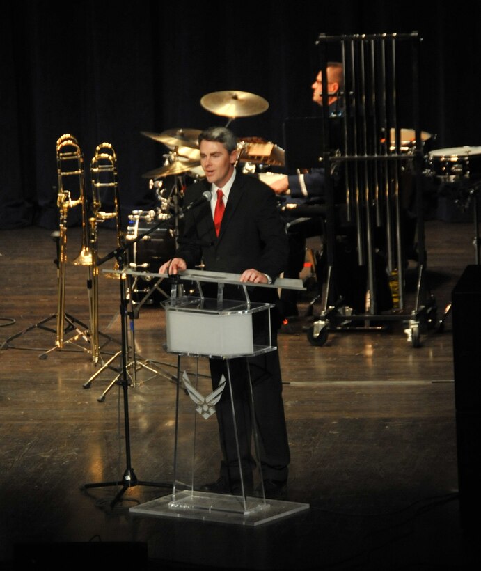 KFAB's Scott Voorhees addresses the audience at "A Salute to Veterans," a Brass in Blue concert in honor of Veterans Day.