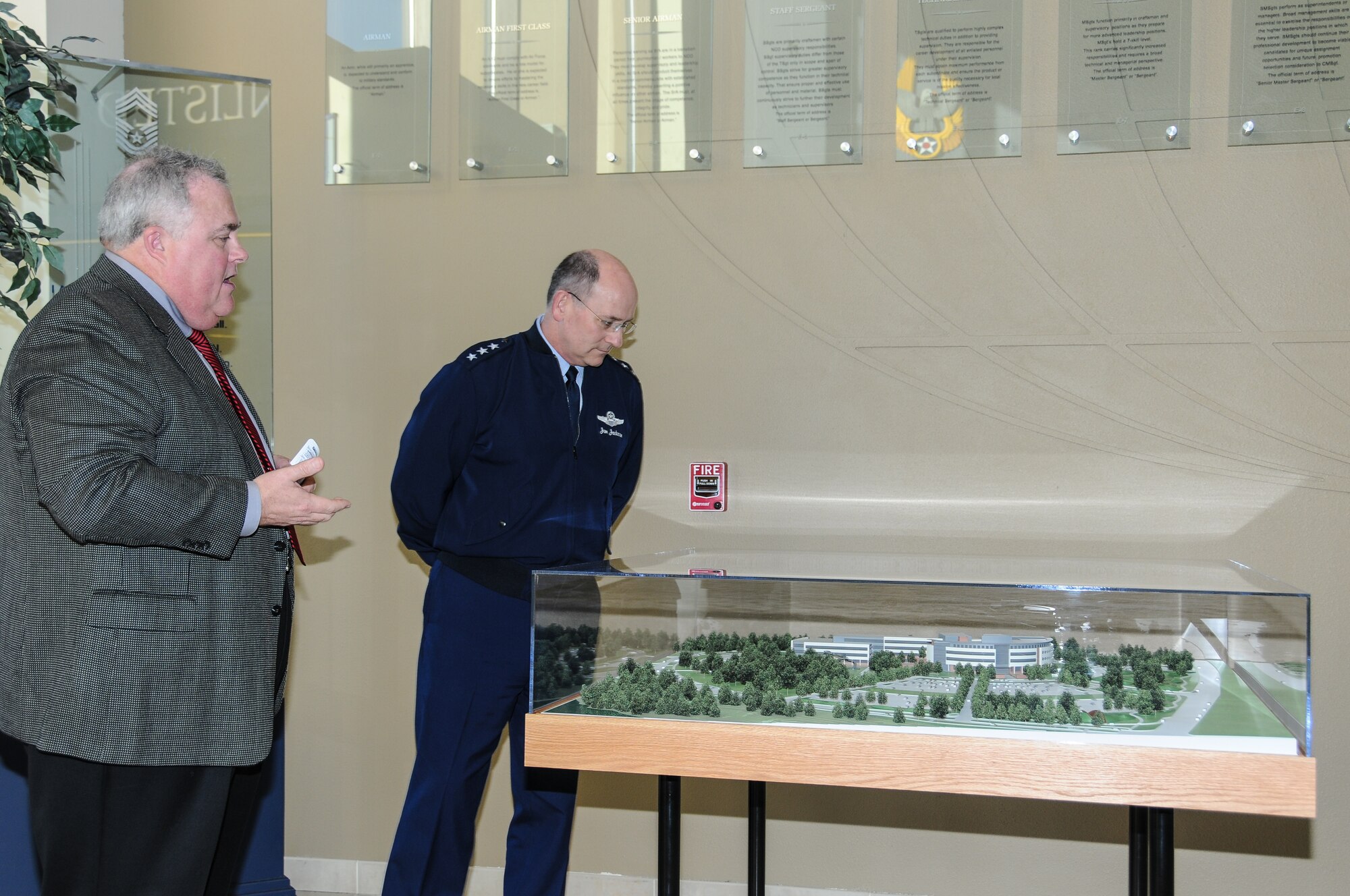 Kenneth Crosby, project manager for architectural firm "Jacobs Engineering Inc.," explains the highlights of the new Headquarters Air Force Reserve Complex to Lt. Gen. James F. Jackson Nov. 13, 2012, on Robins Air Force Base Ga. Jackson is the chief of Air Force Reserve, Headquarters U.S. Air Force, Washington, D.C., and commander, Air Force Reserve Command, Robins AFB (U.S. Air Force photo/Staff Sgt. Alexy Saltekoff).